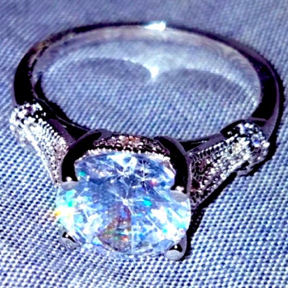 🔥HOST PICK!!!🔥 SUPER GORGEOUS 18K White Gold 3Ct Moissanite Ring!😍 - Picture 2 of 8